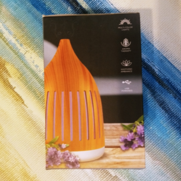 Essential oil diffuser w/ led lights. Wood pattern - Picture 2 of 11